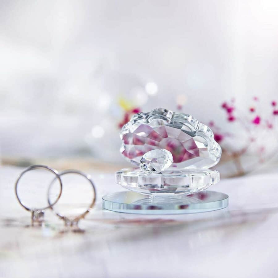New Anniversary Gifts By Year: Traditional And Modern Ideas Commemorate - Cubebik 12Th-Anniversary-Gift-For-Her-1