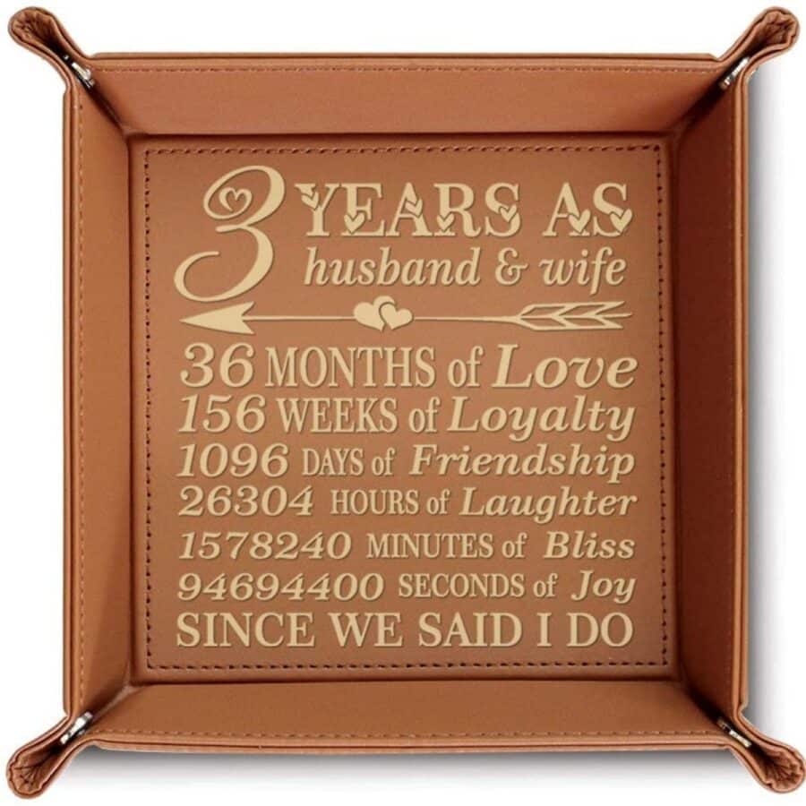 New Anniversary Gifts By Year: Traditional And Modern Ideas Commemorate - Cubebik 3Rd-Anniversary-Gifts-Traditional