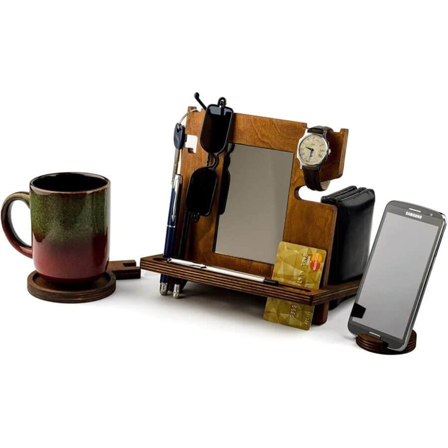 New Anniversary Gifts By Year: Traditional And Modern Ideas Commemorate - Cubebik 7Th-Wedding-Anniversary-Gifts-For-Him