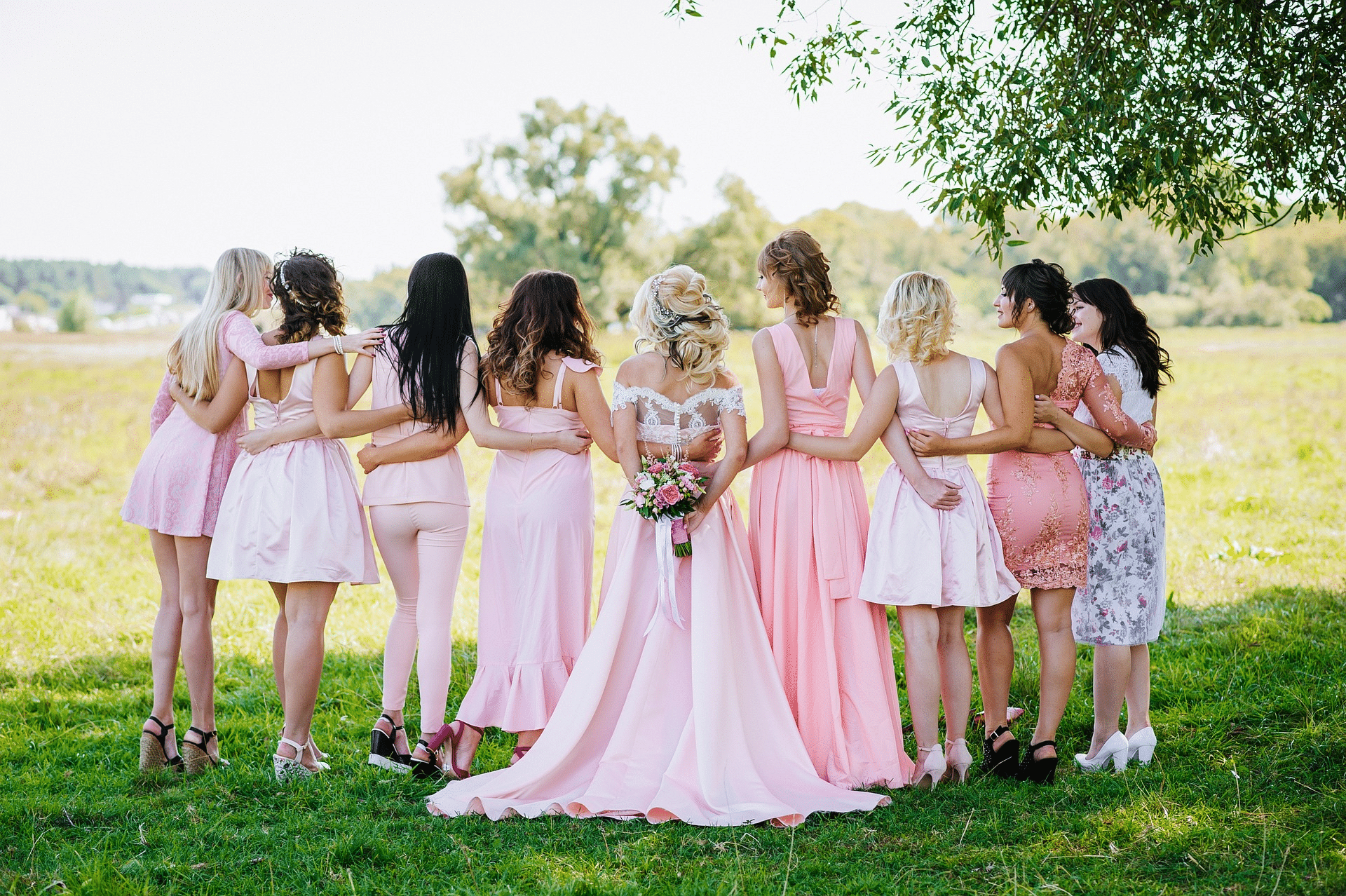 b381bff1 25da 4089 8c5c 335eb8e048e9 - choose bridesmaids | CubeBik Blog