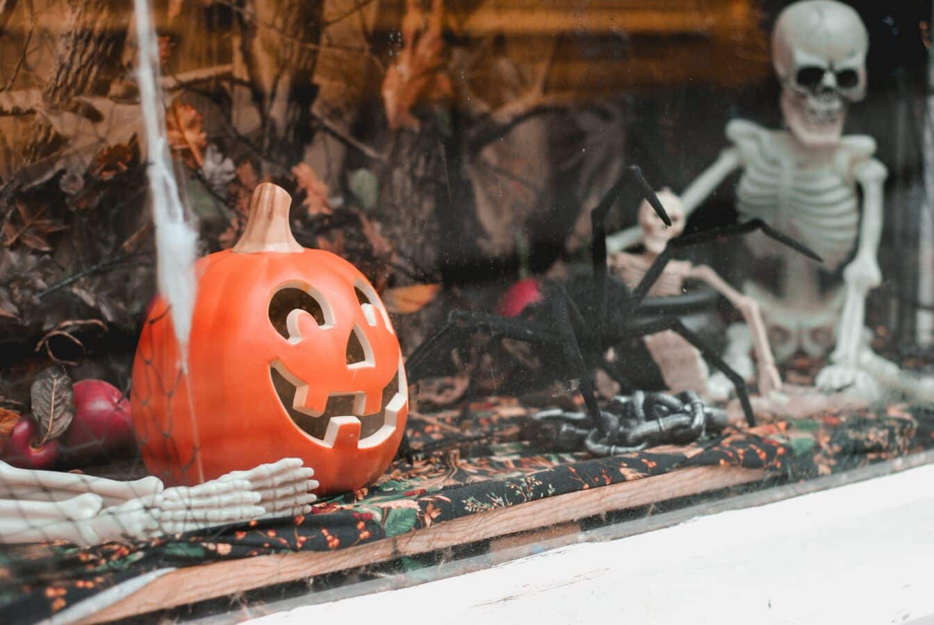 Easy Halloween Decoration Ideas - Halloween Decoration Ideas | CubeBik Blog