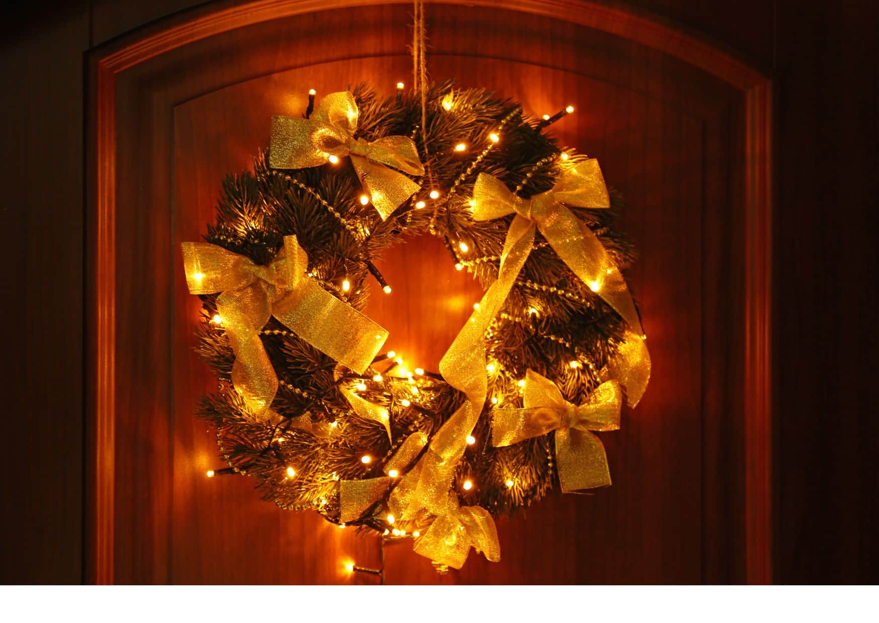 17 1 - christmas window decoration ideas | CubeBik Blog