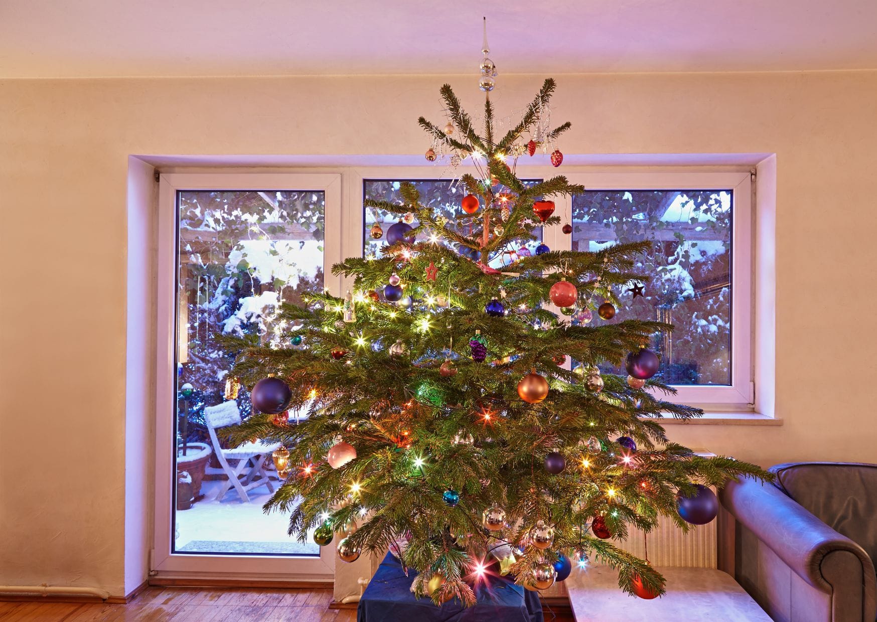 18 - christmas window decoration ideas | CubeBik Blog