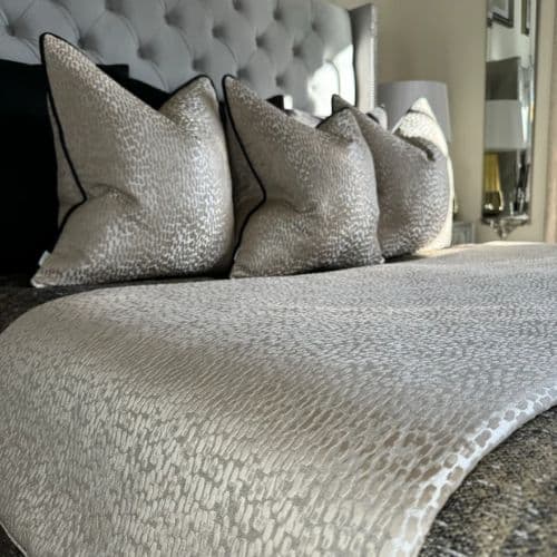 Glamorous Gold and Silver Holiday Set - christmas bedding sets | CubeBik Blog